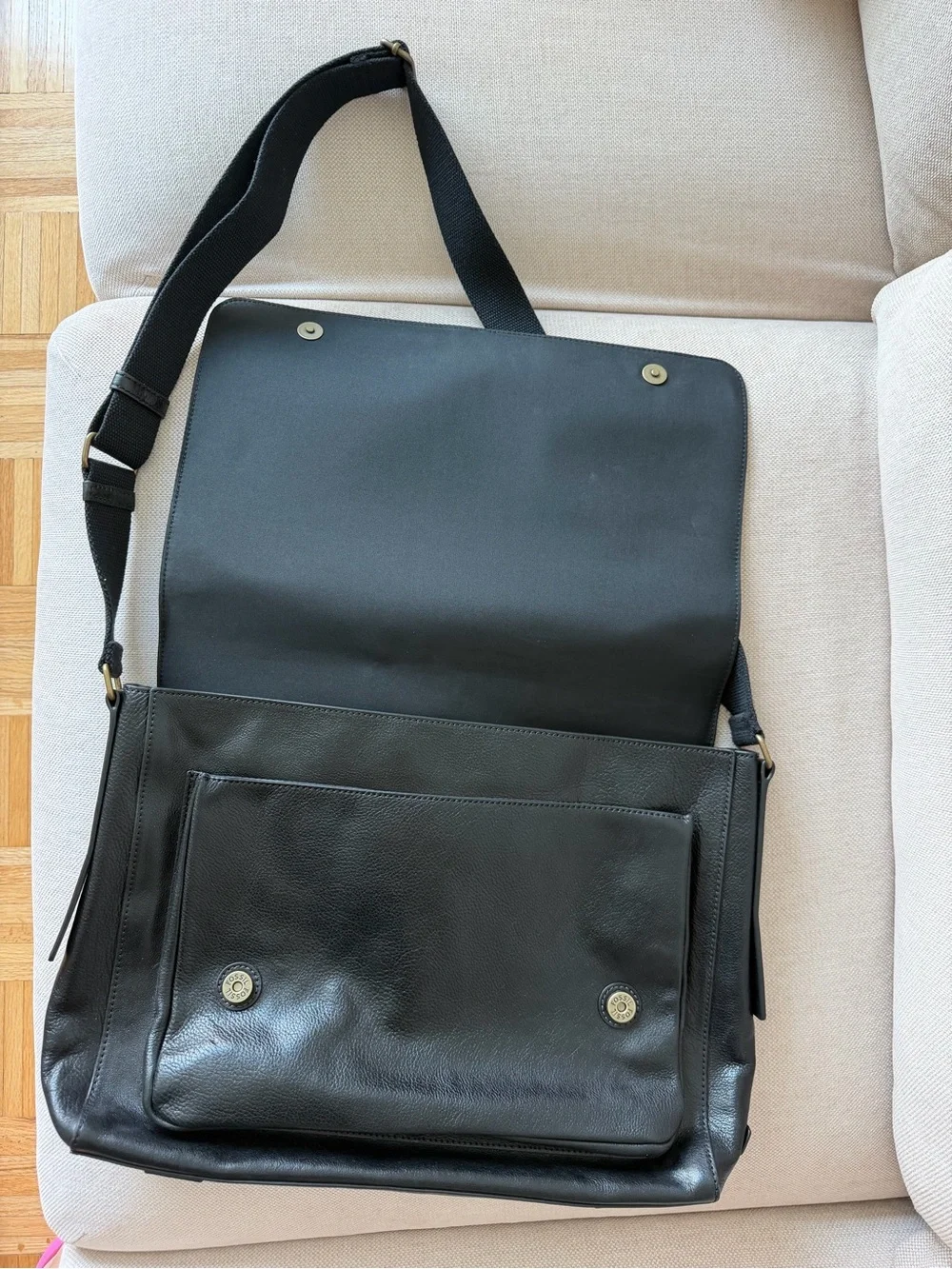 FOSSIL Classic Black Leather Crossbody Messenger Bag